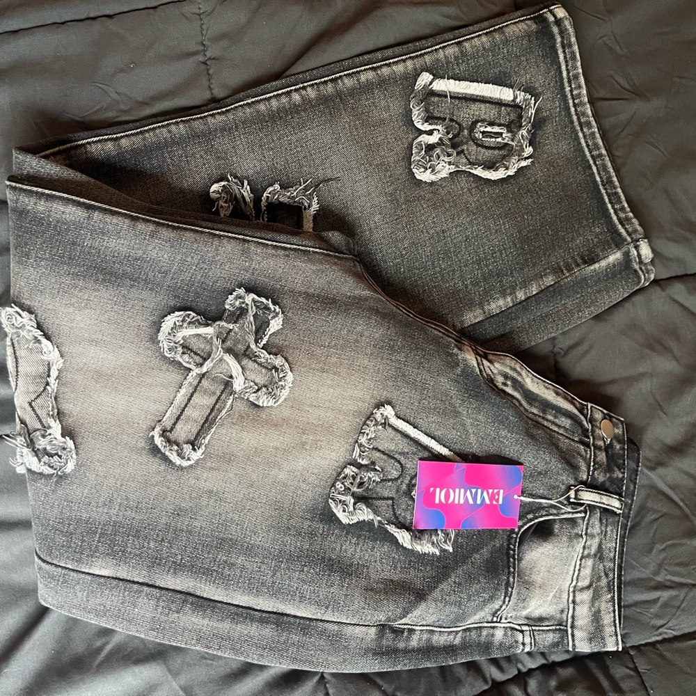 letter patch faded boyfriend jeans